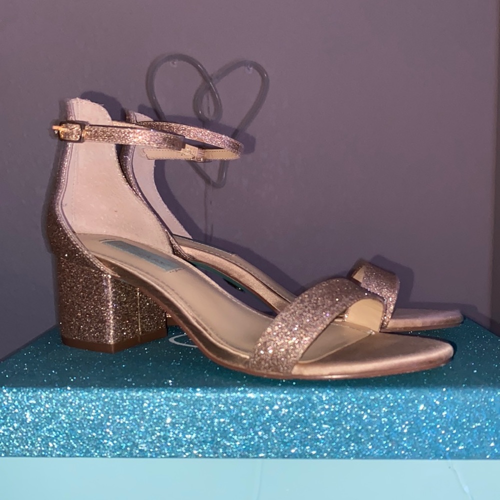 Betsy Johnson champagne glitter heels